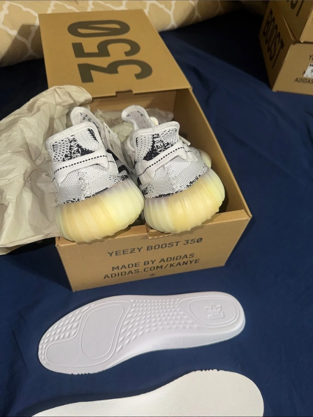 adidas Yeezy Boost 350 V2 Zebra I Men’s I Style CP9654 I Size 9